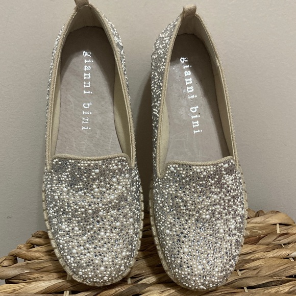 Gianni Bini Women's Sparkling Loafers - Silver and Cream - Picture 2 of 14